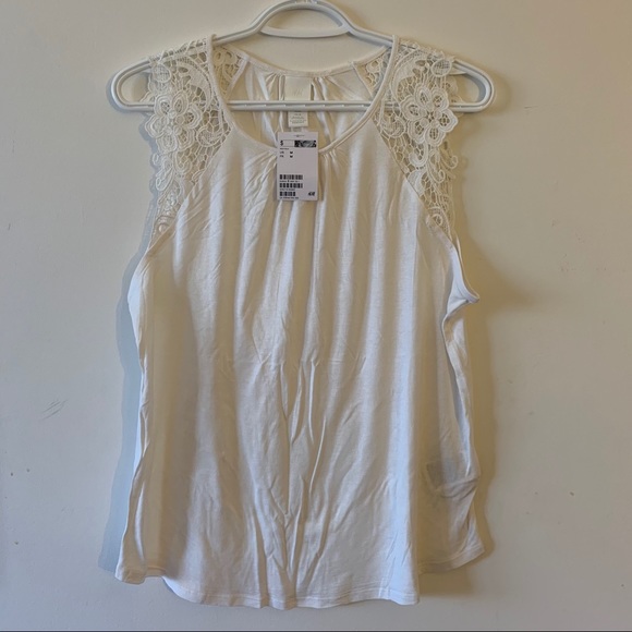 🤍 NWT White Sleeveless Shirt w/ Crochet Detailing - Picture 1 of 2